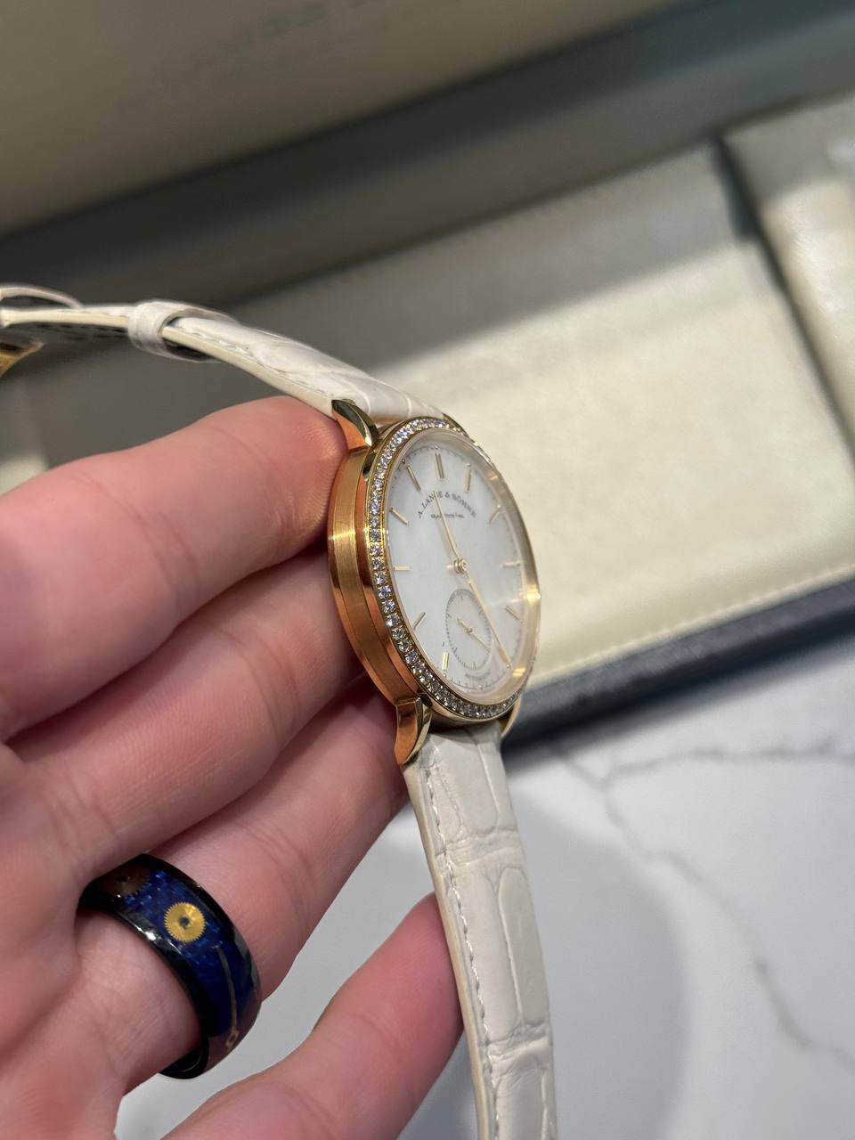 A. Lange & Söhne Saxonia Automatic - 18K Yellow Gold - 37 mm - Mother-of-Pearl Dial - Ref. 840.021