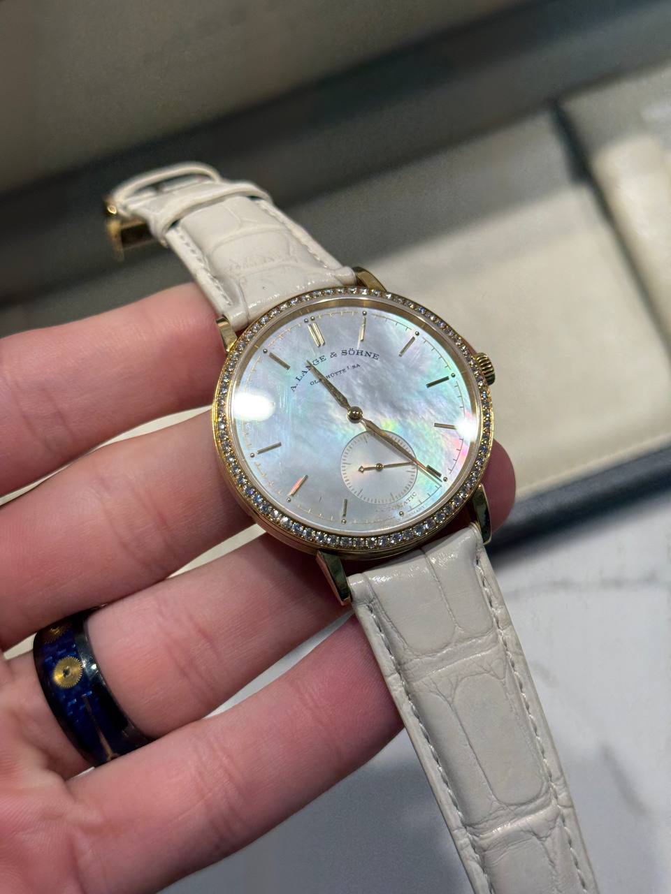 A. Lange & Söhne Saxonia Automatic - 18K Yellow Gold - 37 mm - Mother-of-Pearl Dial - Ref. 840.021