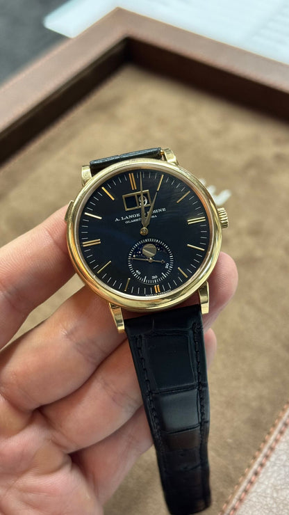 A.Lange & Söhne Saxonia Moonphase - 40 MM - Rose Gold - Black Dial - 384.031