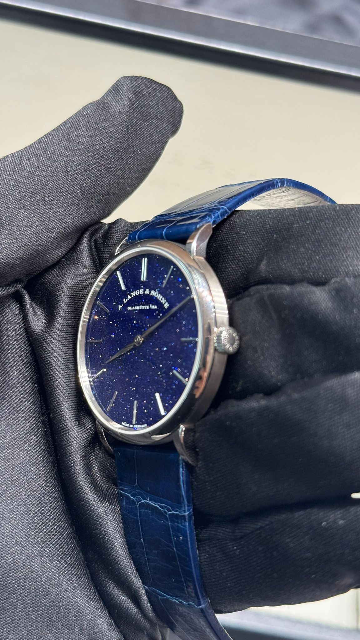 A.Lange & Söhne Saxonia Thin - 37 MM - White Gold - Blue Dial - 205.086