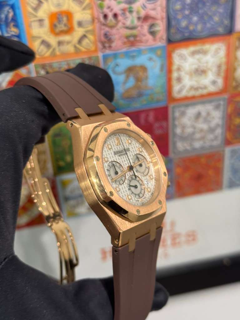 Audemars Piguet - Royal Oak Chronograph - 39 MM - Rose Gold - 26022OR.OO.D088CR.01