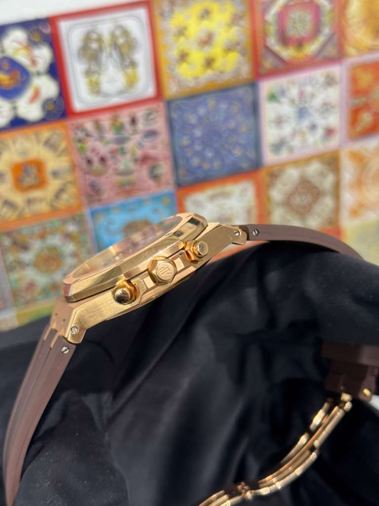 Audemars Piguet - Royal Oak Chronograph - 39 MM - Rose Gold - 26022OR.OO.D088CR.01