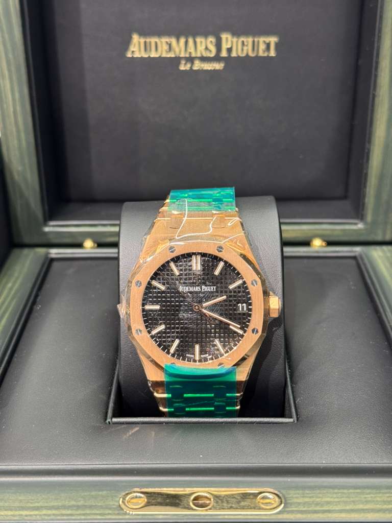 Audemars Piguet - Royal Oak - 41 MM - Rose Gold - 15500OR.OO.1220OR.01