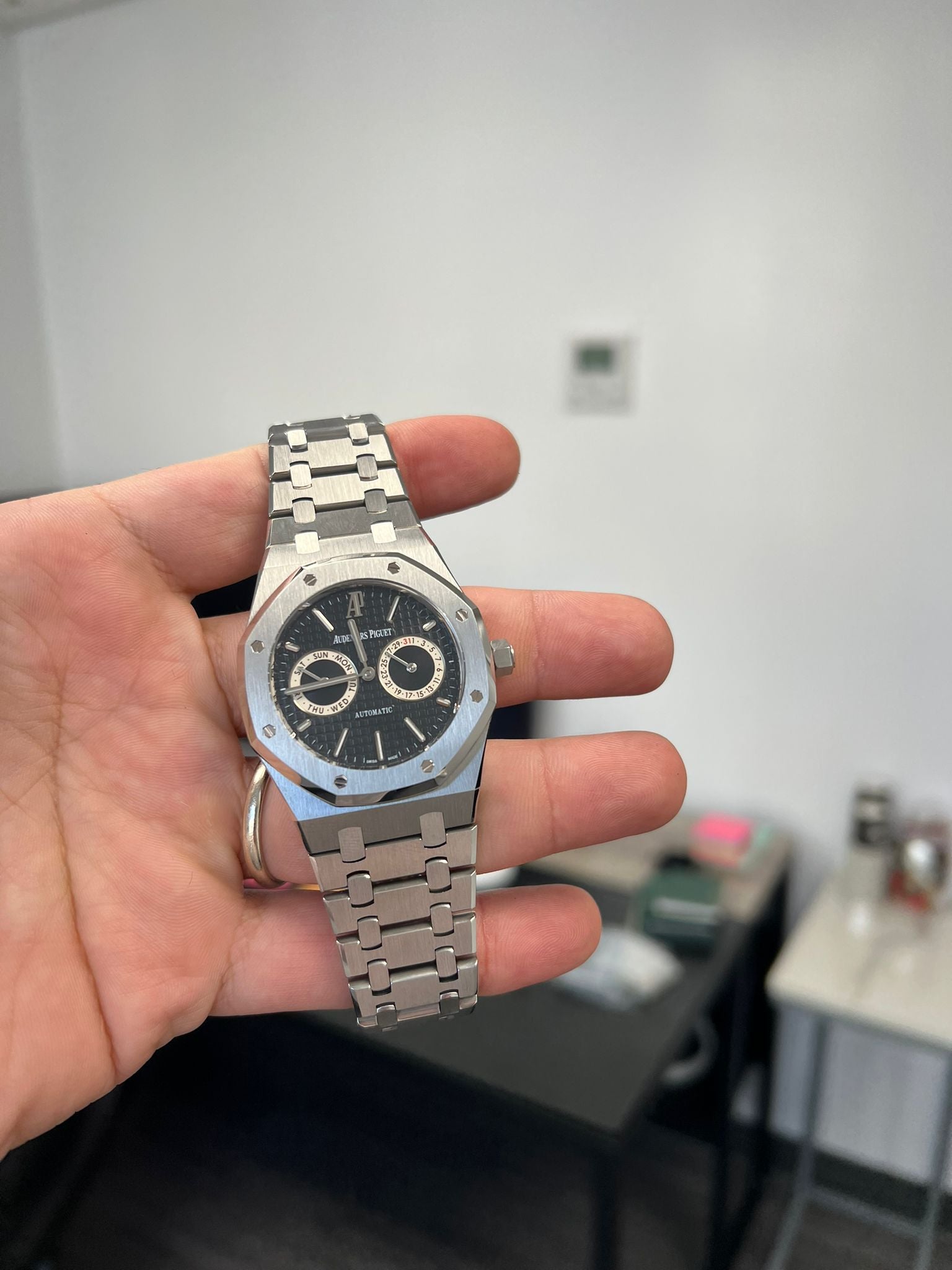 Audemars Piguet - Royal Oak - 41 MM - Steel - 26330ST.OO.1220ST.01