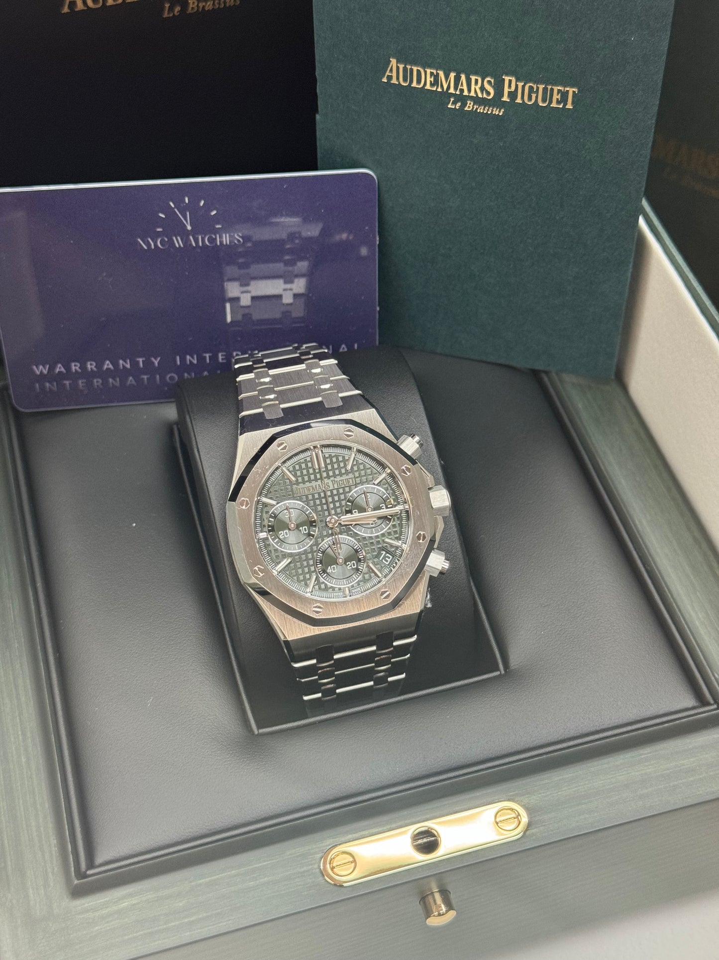 Audemars Piguet - Royal Oak "50ᵀᴴ Anniversary" - Chronograph - 41 MM - Steel - 26240ST.OO.1320ST.04