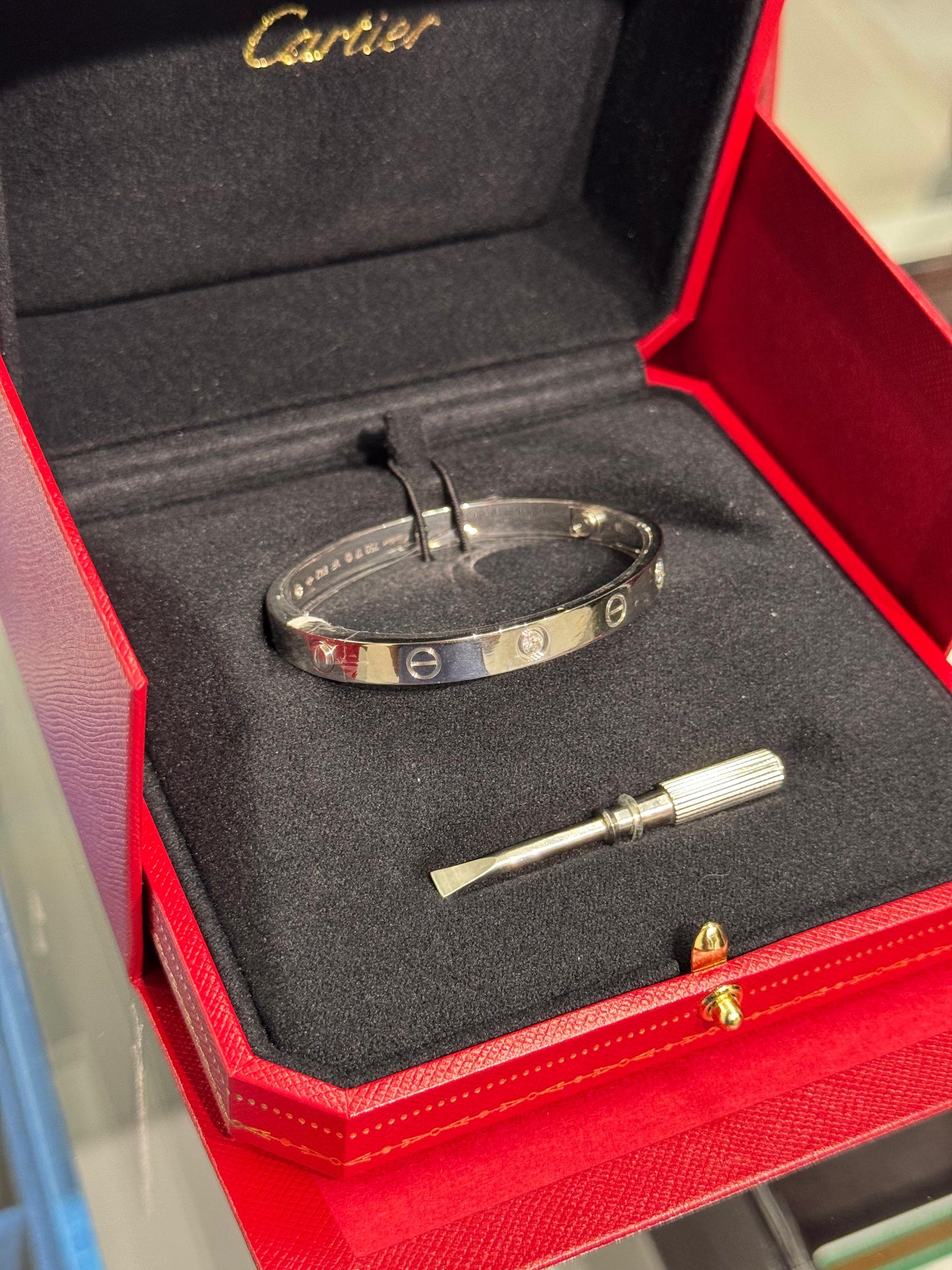 Cartier Love Bracelet - White Gold - 4 Diamonds - B6035817
