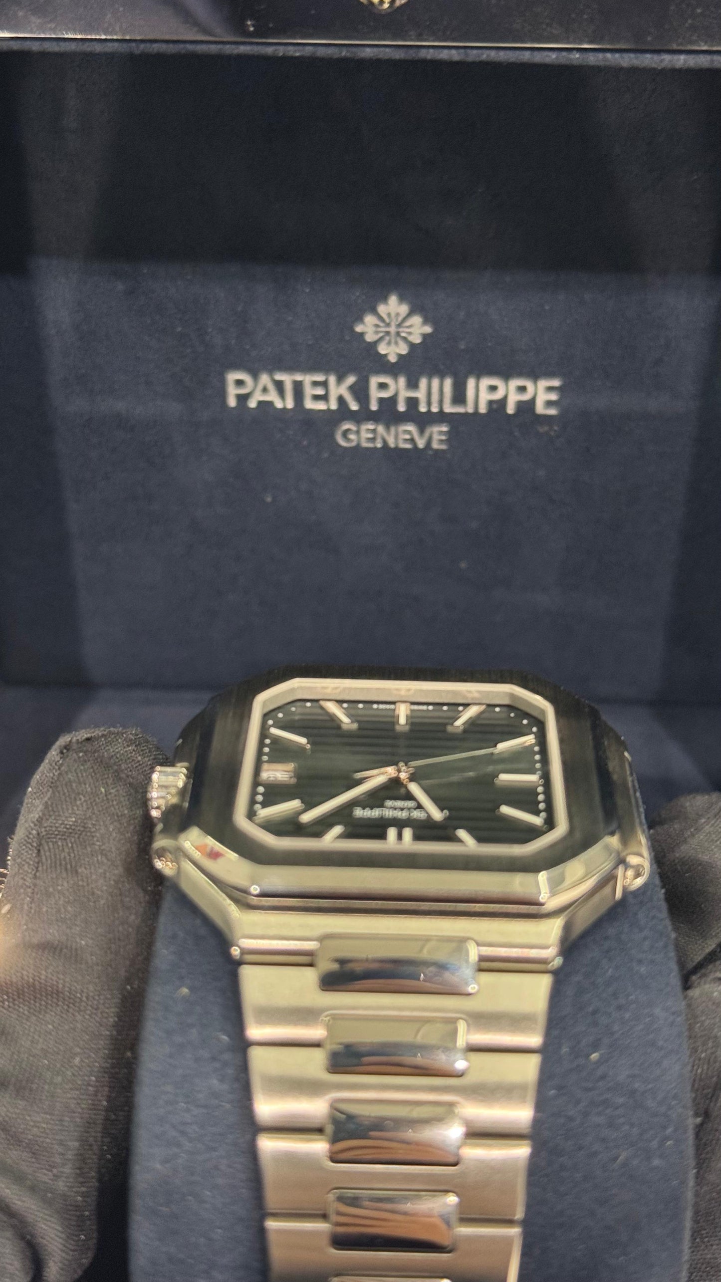 Patek Philippe Cubitus - 45 MM - Steel - Green Dial - 5821/1A-001