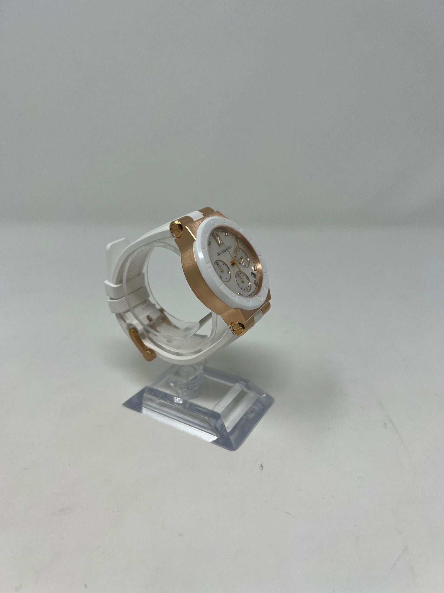 Bvlgari Diagono Chronograph Pink Gold 37 MM  - White Rubber Strap - Mother of Pearl Dial - White Ceramic Bezel - 101994