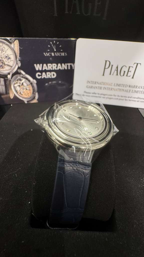 Piaget Possession - Stainless Steel 34 MM - Blue Leather Strap - Silvered Dial - G0A47090