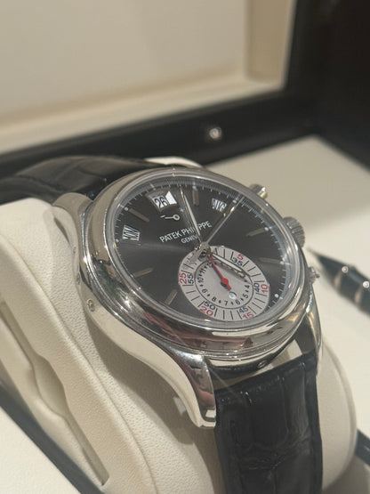 Patek Philippe - Annual Calendar Chronograph - 40.5 MM - Platinum - Grey Dial - 5960P