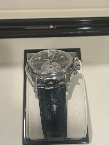 Patek Philippe - Annual Calendar Chronograph - 40.5 MM - Platinum - Grey Dial - 5960P