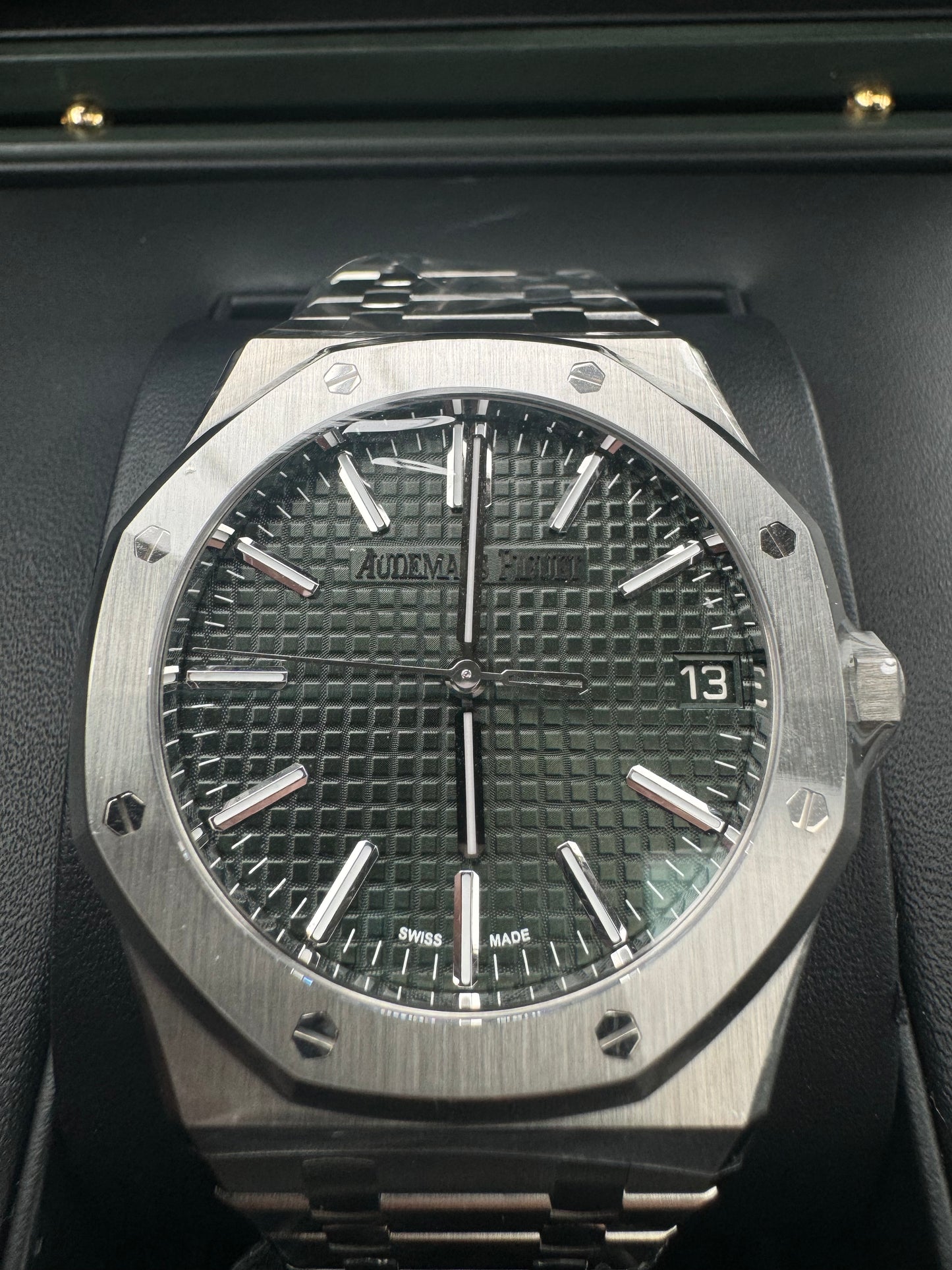 Audemars Piguet - Royal Oak - 41 MM - Steel - 15510ST.OO.1320ST.04