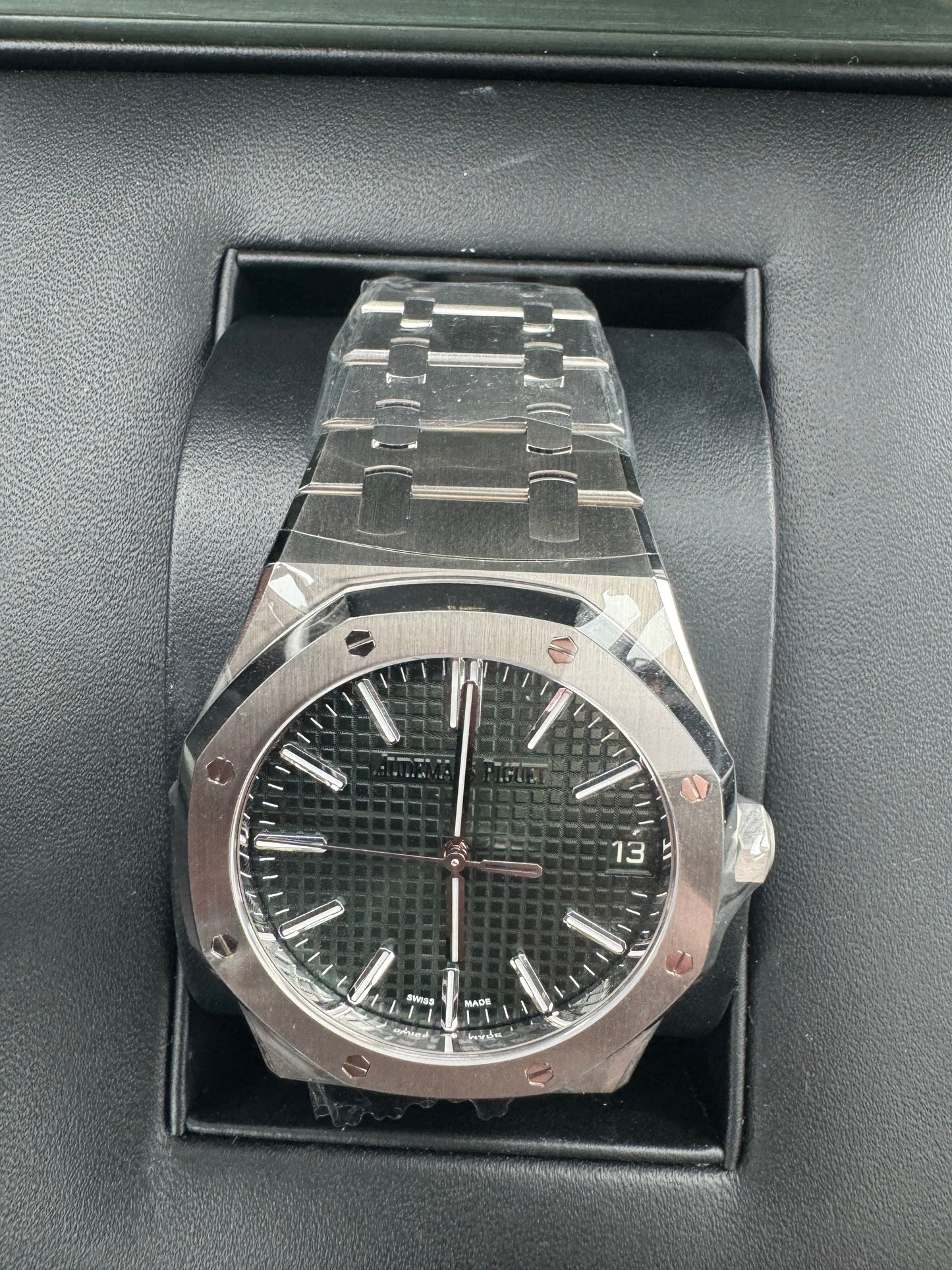 Audemars Piguet - Royal Oak - 41 MM - Steel - 15510ST.OO.1320ST.04