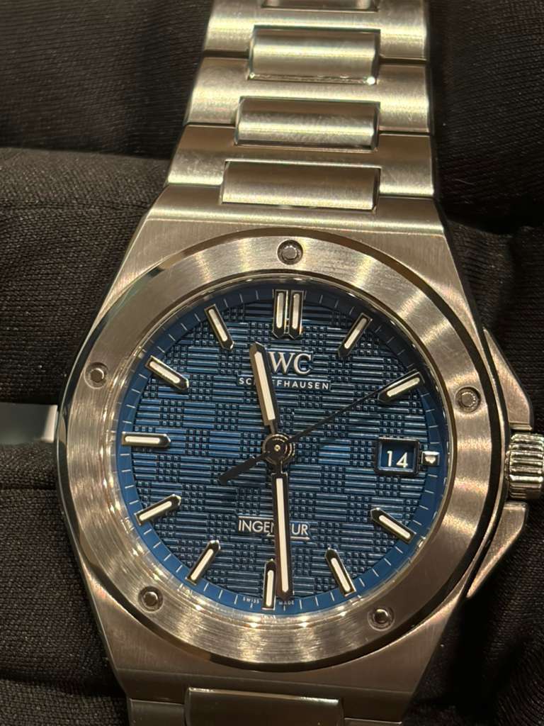 IWC Ingenieur Automatic 40 - Stainless Steel - 40 MM - Blue Dial - IW328907