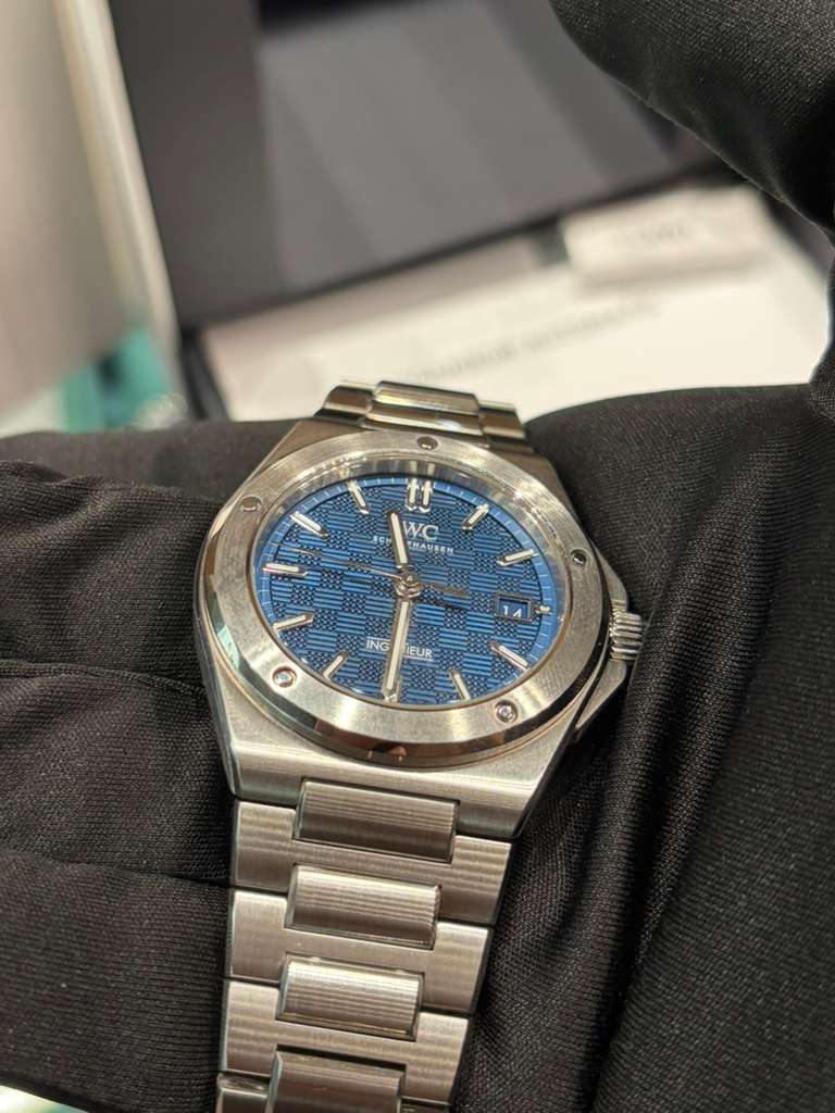IWC Ingenieur Automatic 40 - Stainless Steel - 40 MM - Blue Dial - IW328907