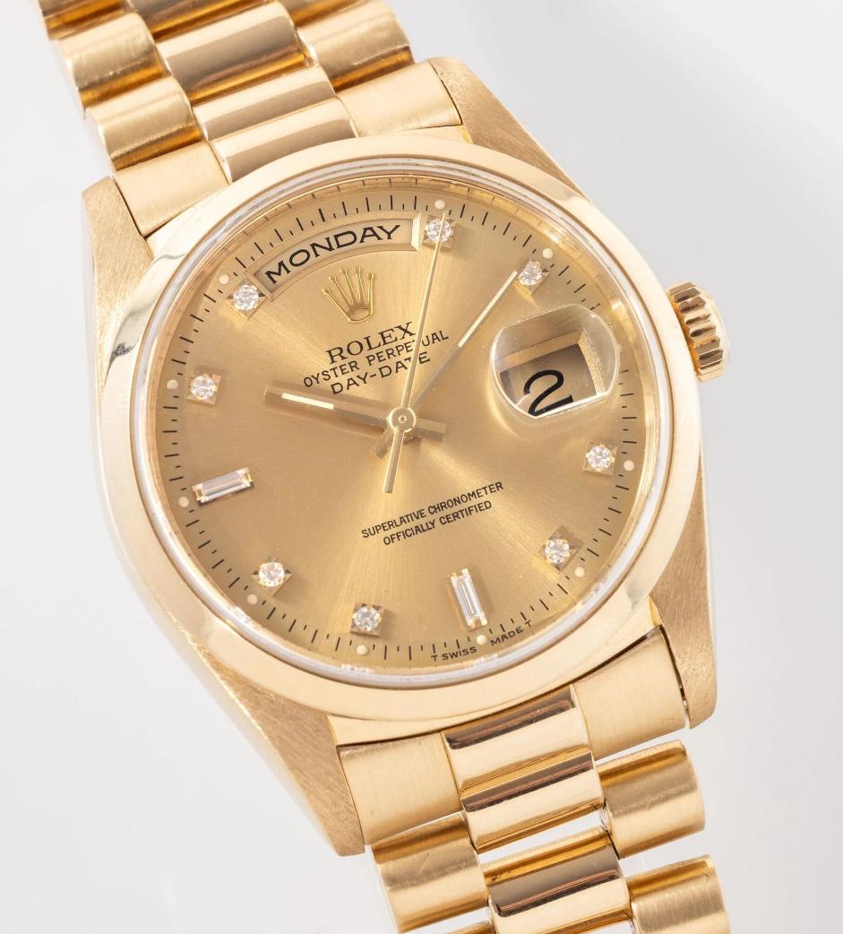 Rolex Day-Date - 36 MM - Yellow Gold - Smooth Bezel - Champagne Diamond Dial - 18208 ChDS