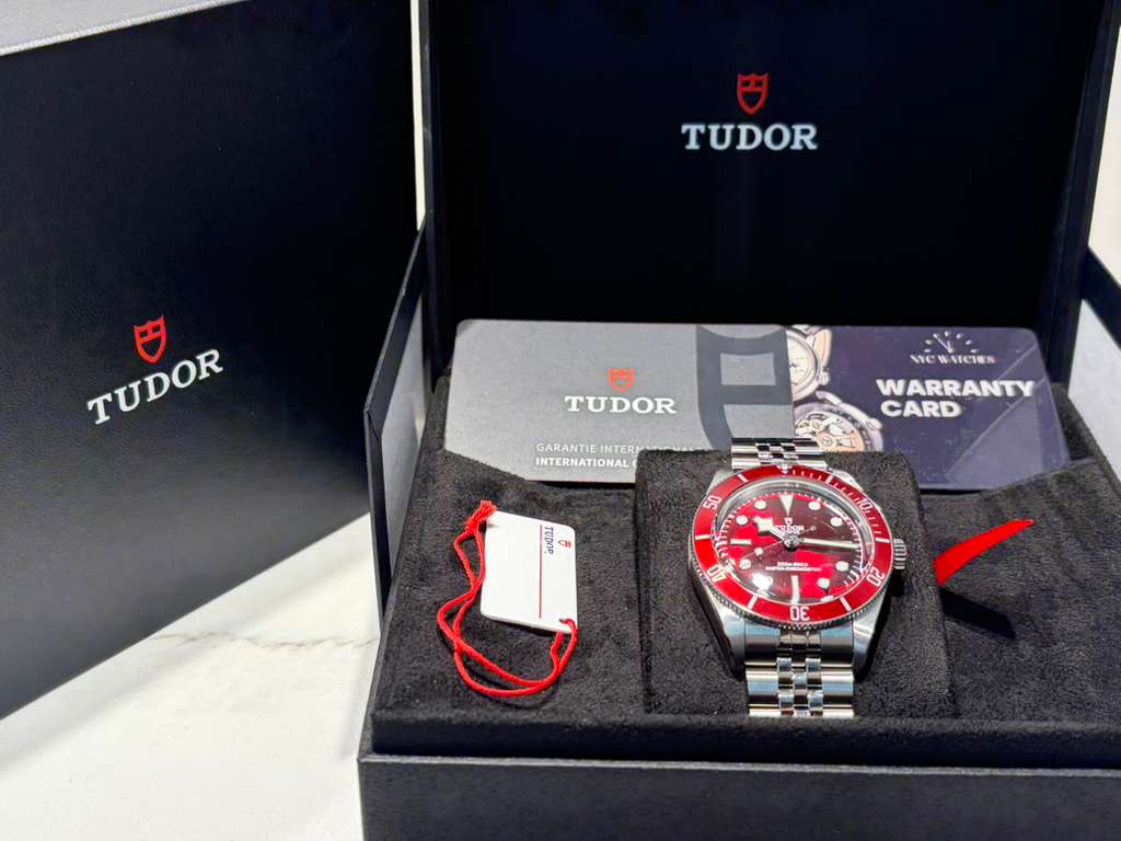 Tudor Black Bay 58 - 39 MM - Stainless Steel - Burgundy Dial - Stainless Steel Bracelet - M7939A1A0RU-0001