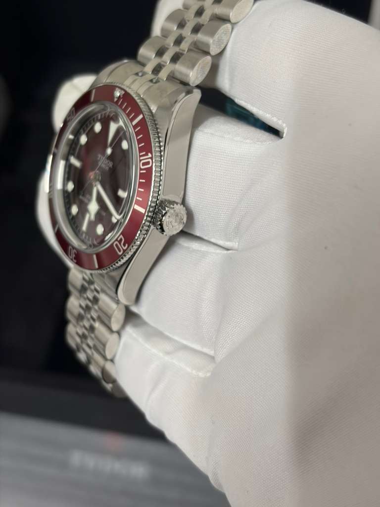 Tudor Black Bay 58 - 39 MM - Stainless Steel - Burgundy Dial - Stainless Steel Bracelet - M7939A1A0RU-0001
