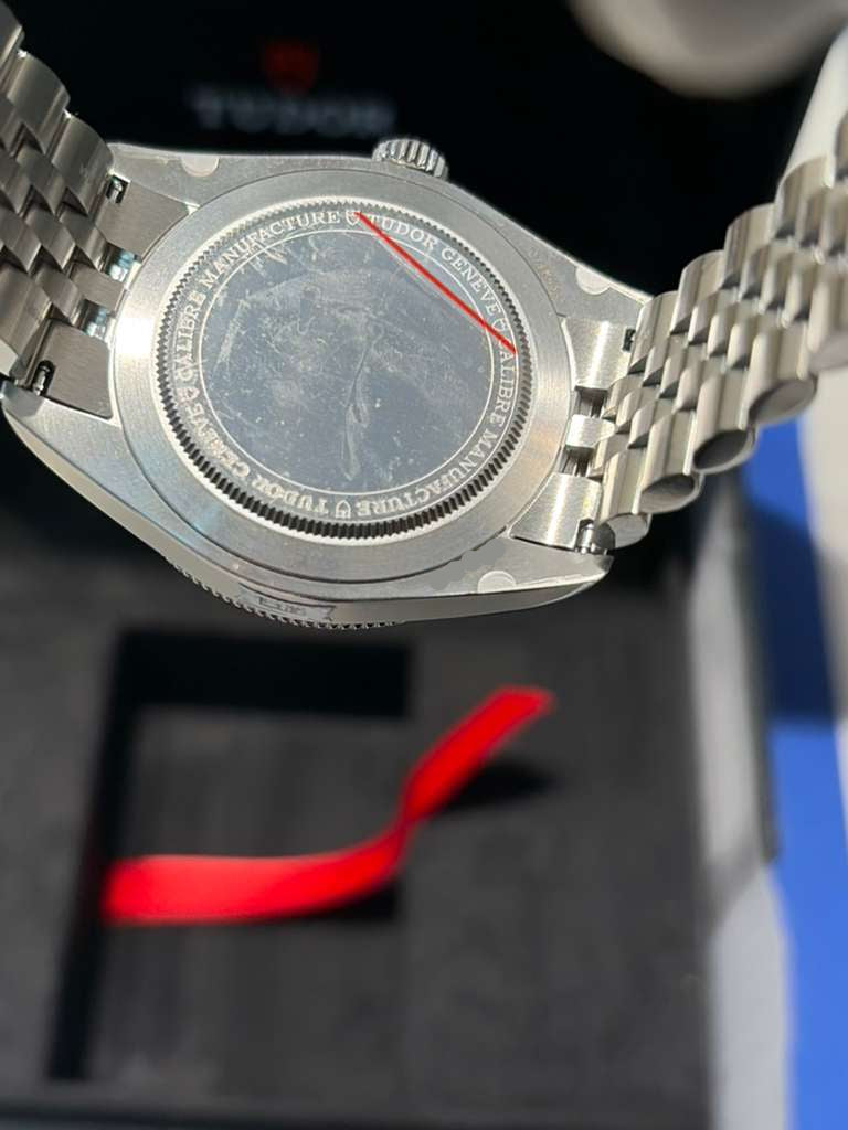 Tudor Black Bay 58 - 39 MM - Stainless Steel - Burgundy Dial - Stainless Steel Bracelet - M7939A1A0RU-0001