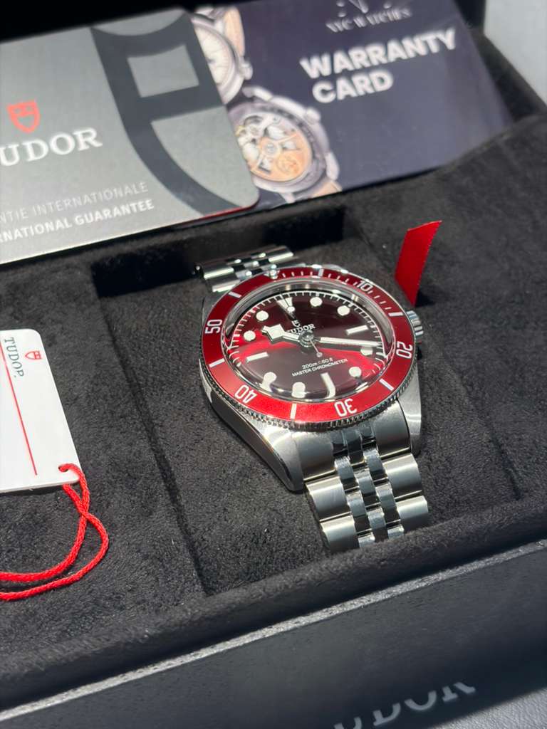 Tudor Black Bay 58 - 39 MM - Stainless Steel - Burgundy Dial - Stainless Steel Bracelet - M7939A1A0RU-0001