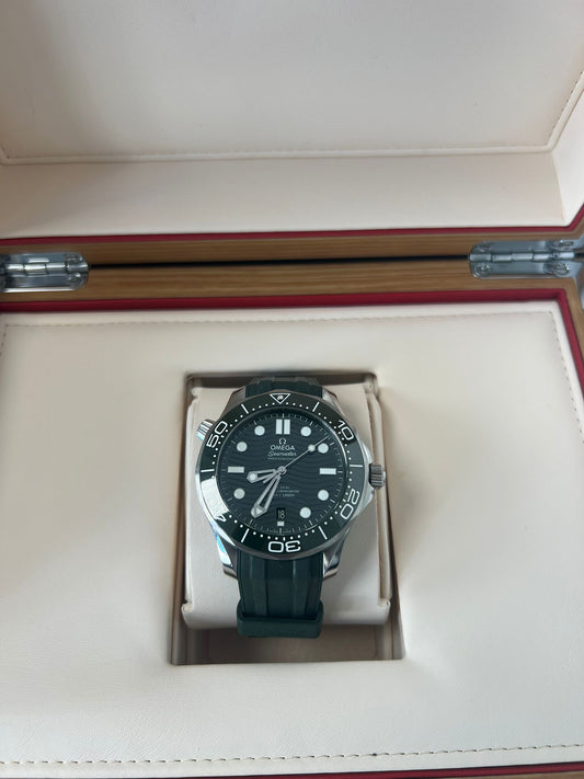 Omega Seamaster Stainless Steel 42 MM - Green Rubber Strap - Green Dial - 210.32.42.20.10.001