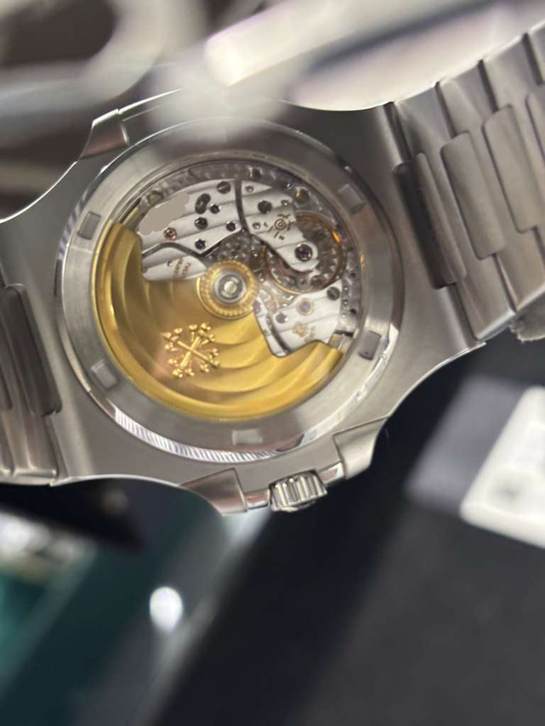 Patek Philippe Nautilus 40 MM - Steel - 5711/1A-010