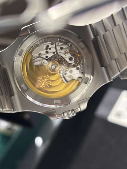 Patek Philippe Nautilus 40 MM - Steel - 5711/1A-010