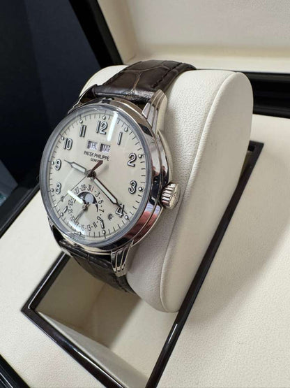 Patek Philippe Grand Complications - Moonphase and Annual Calender - 40 MM - White Gold - 5320G-001