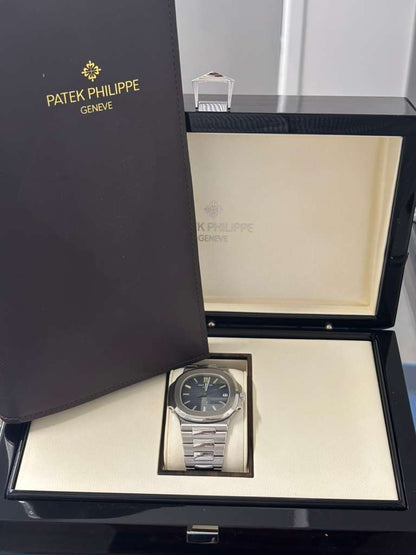 Patek Philippe Nautilus 40 MM - Steel - 5711/1A-010