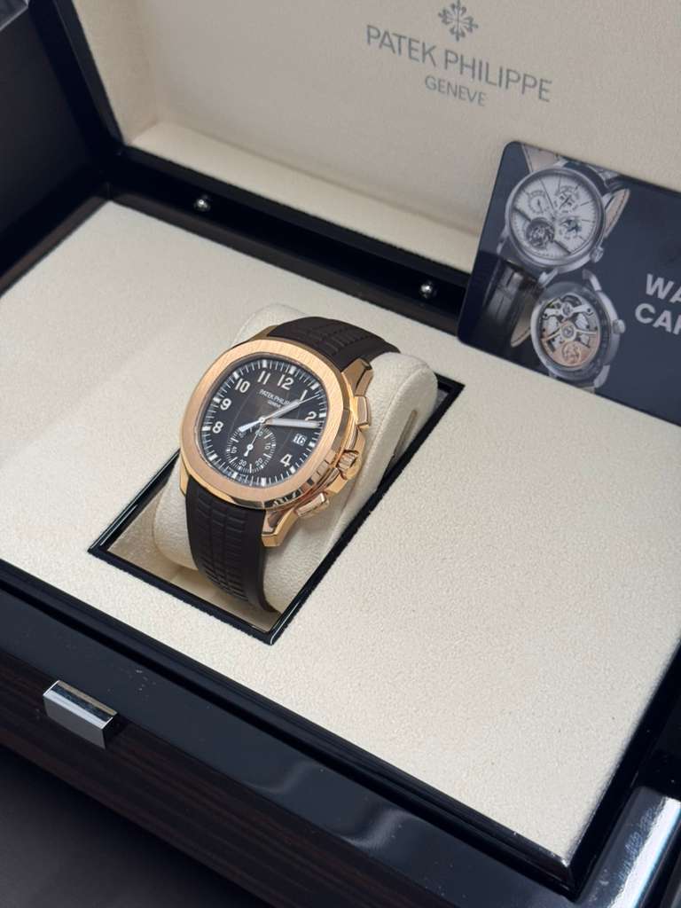Patek Philippe Aquanaut - 42.20 MM -Rose Gold - 5968R-001