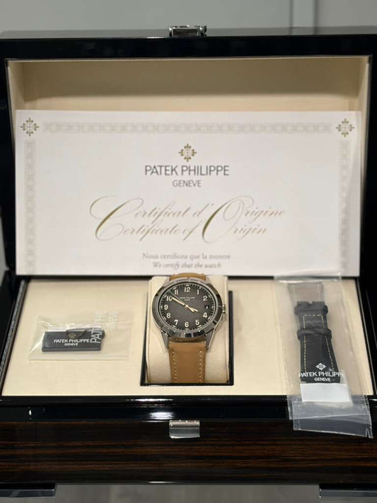 Patek Philippe Calatrava - 40 MM - White Gold - 5226G-001