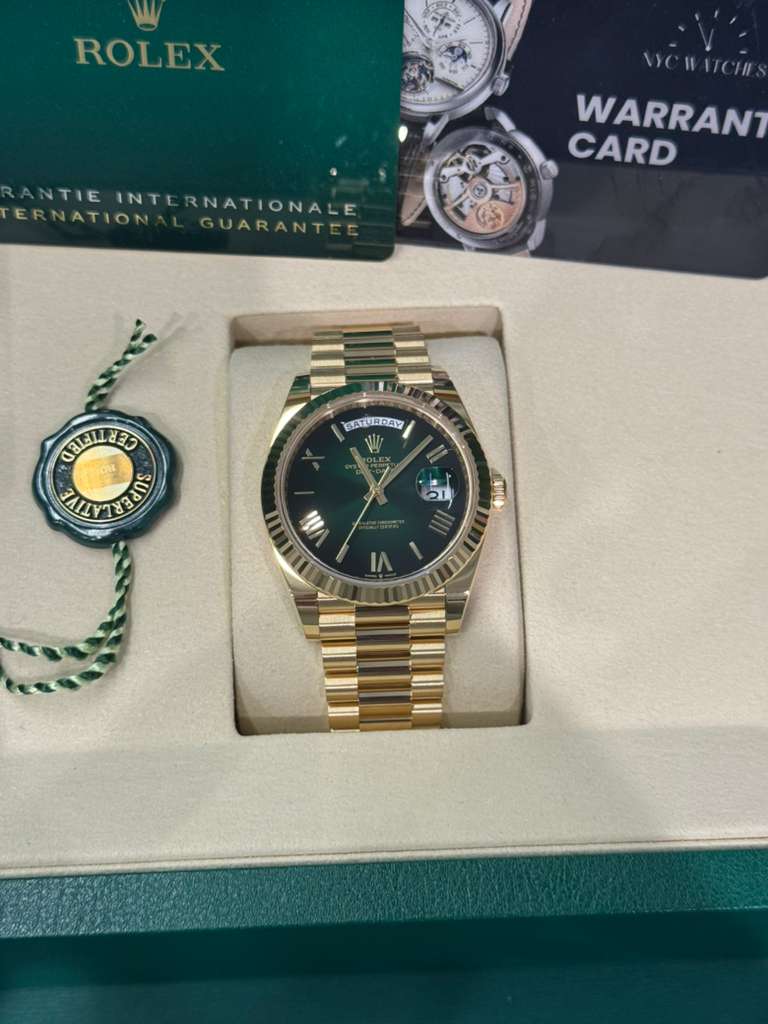 Rolex Day-Date - 40 MM - Yellow Gold - Green Dial - 228238-0069