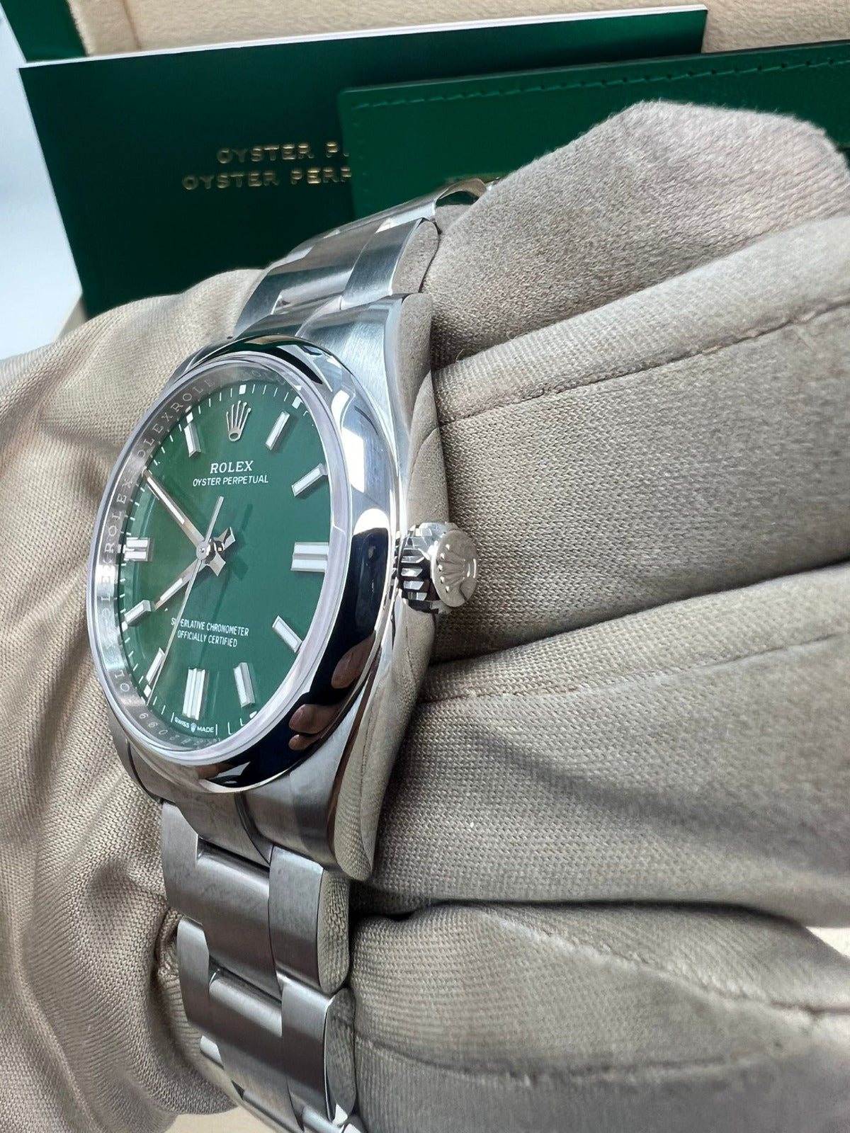 Rolex Stainless Steel Oyster Perpetual no date Watch - 36 MM - Oyster Bracelet - Green Dial - 126000 greio