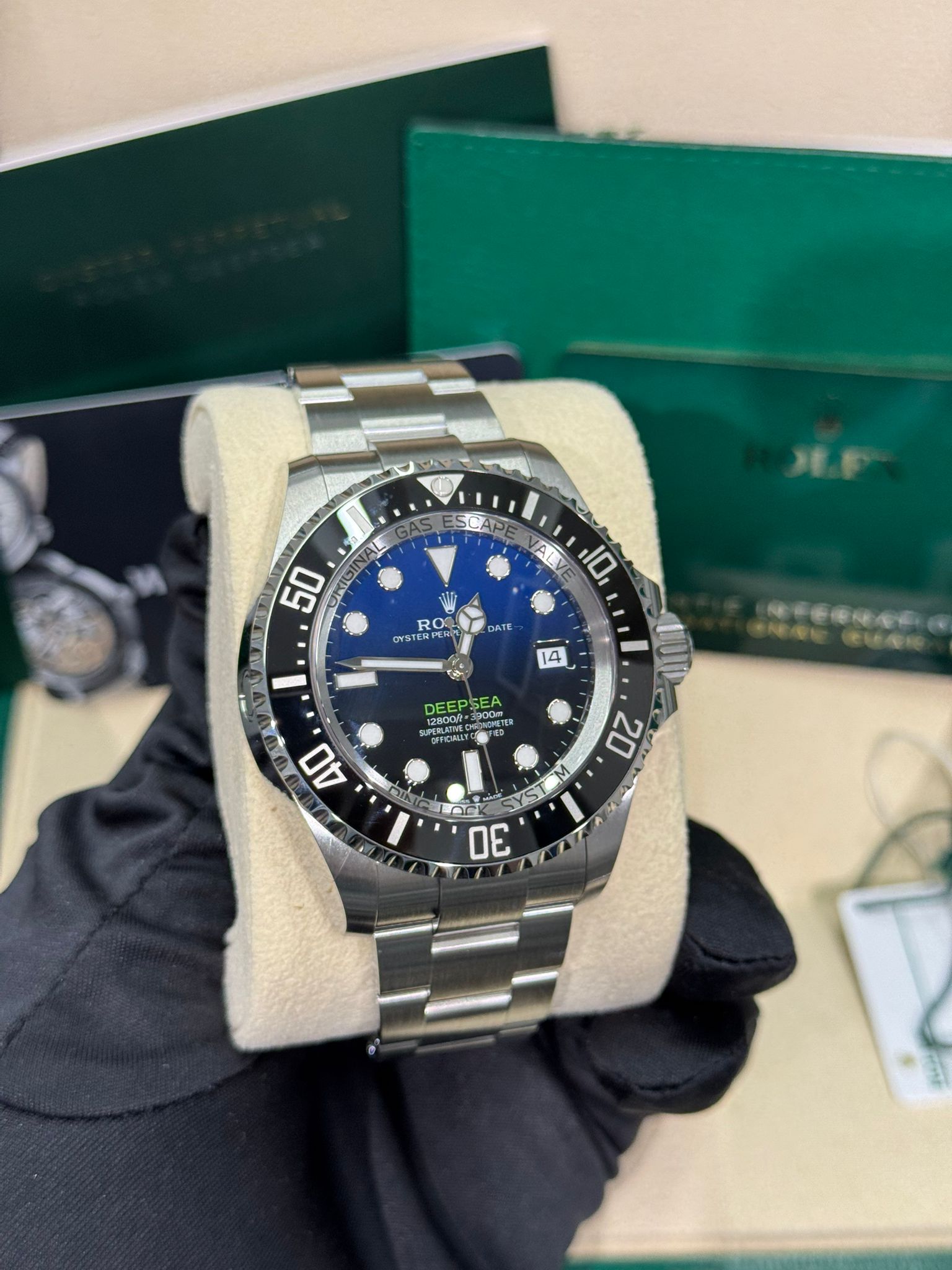 Rolex Sea-Dweller - James Cameron - 44 MM - Steel - Blue Dial - 136660 dbl