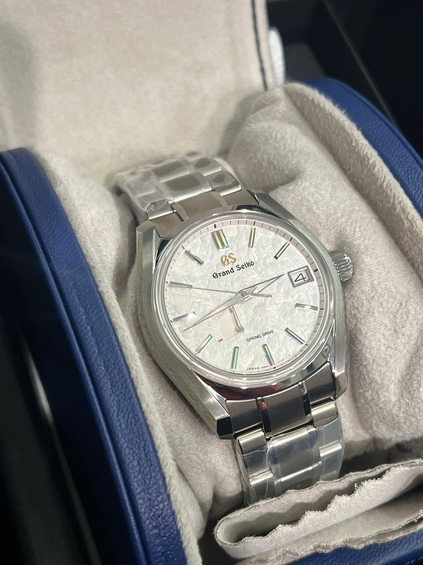 Grand Seiko - Heritage - 40 MM - Titanium - Pale Pink Dial - SBGA413