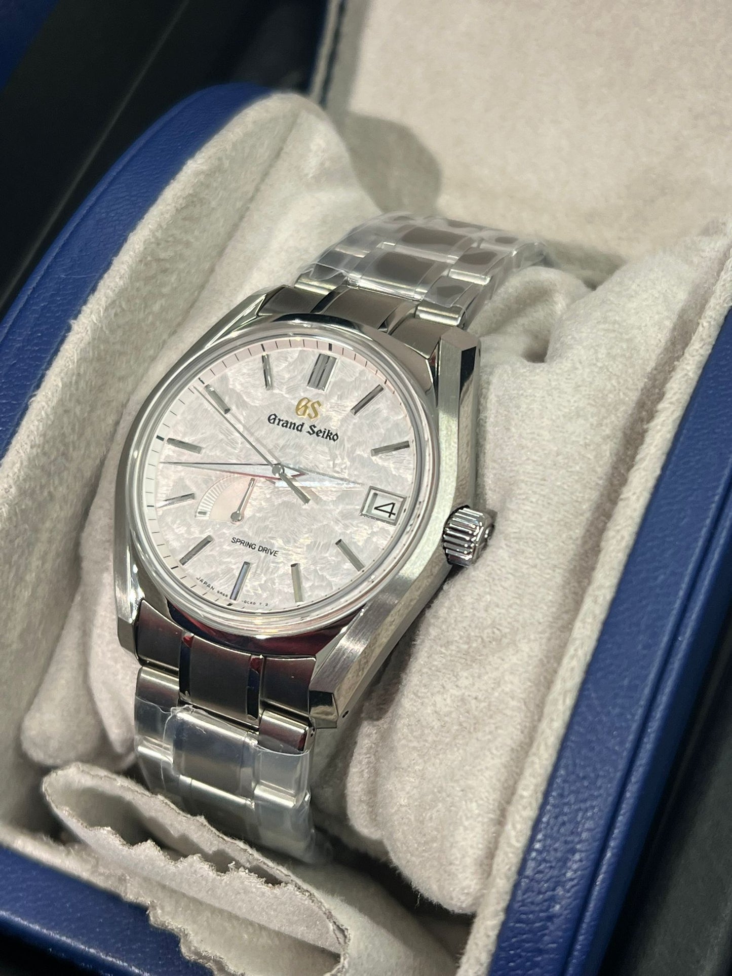 Grand Seiko - Heritage - 40 MM - Titanium - Pale Pink Dial - SBGA413