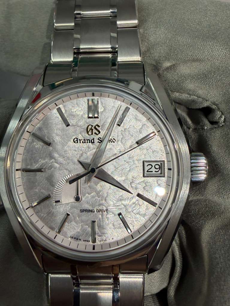 Grand Seiko - Heritage - 40 MM - Titanium - Pale Pink Dial - SBGA413