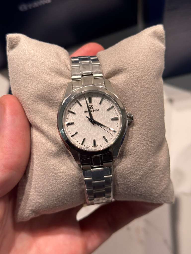 Grand Seiko - Heritage - 33 MM - Stainless Steel - Silver White "Snowflake" Dial - SBGX359
