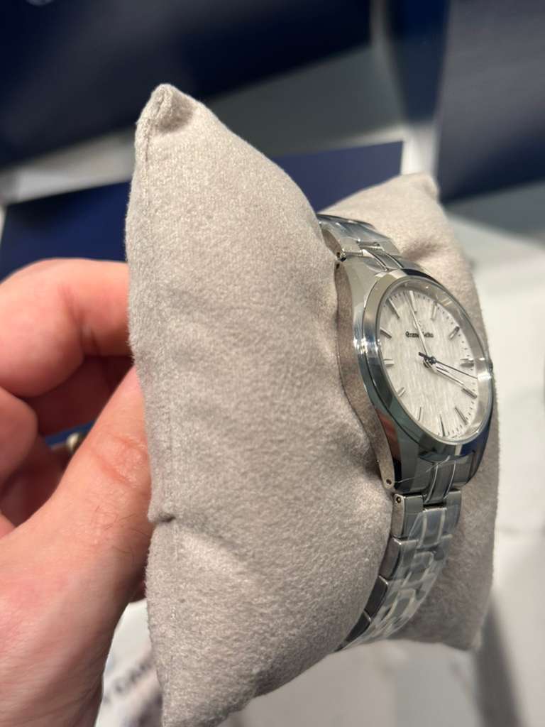 Grand Seiko - Heritage - 33 MM - Stainless Steel - Silver White "Snowflake" Dial - SBGX359