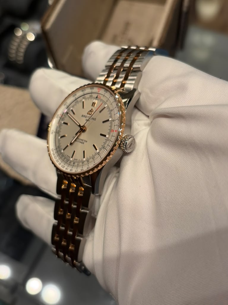 Breitling Navitimer Automatic 41 Stainless Steel &amp; 18K Red Gold – Beige Dial – Two-Tone Bracelet – U17329F41G1U1