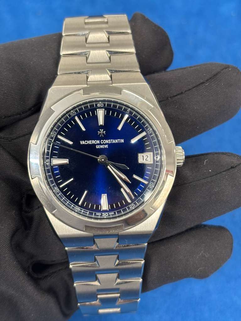Vacheron Constantin - Overseas - 41 MM - Stainless Steel - Blue Dial - 4520V/210A-B128