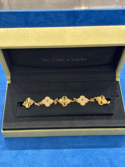 Van Cleef & Arpels Vintage Alhambra Bracelet - 18k Yellow Gold - Diamond - 5 Motifs - Tw. 1 ct - VCARP4KN00