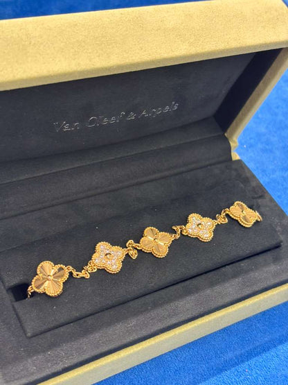 Van Cleef & Arpels Vintage Alhambra Bracelet - 18k Yellow Gold - Diamond - 5 Motifs - Tw. 1 ct - VCARP4KN00