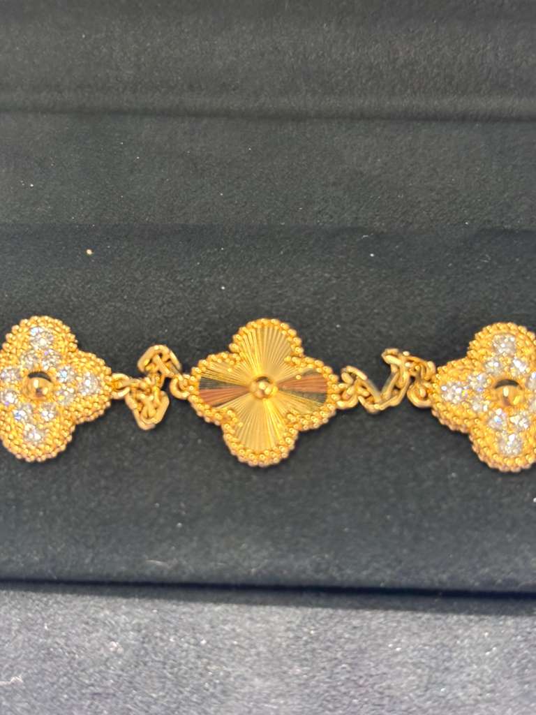 Van Cleef & Arpels Vintage Alhambra Bracelet - 18k Yellow Gold - Diamond - 5 Motifs - Tw. 1 ct - VCARP4KN00