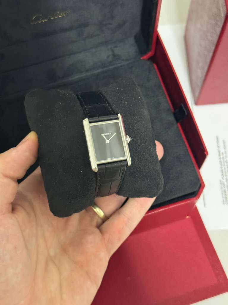 Cartier - Tank Must - Large Model - 33.7 MM x 25.5 MM - Stainless Steel - Black Lacquered Dial - Black Alligator Leather Strap - WSTA0108