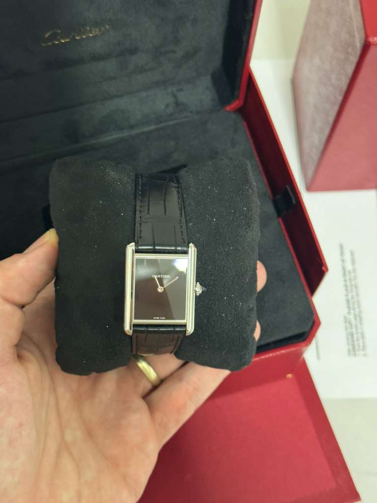 Cartier - Tank Must - Large Model - 33.7 MM x 25.5 MM - Stainless Steel - Black Lacquered Dial - Black Alligator Leather Strap - WSTA0108