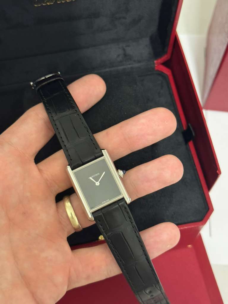 Cartier - Tank Must - Large Model - 33.7 MM x 25.5 MM - Stainless Steel - Black Lacquered Dial - Black Alligator Leather Strap - WSTA0108