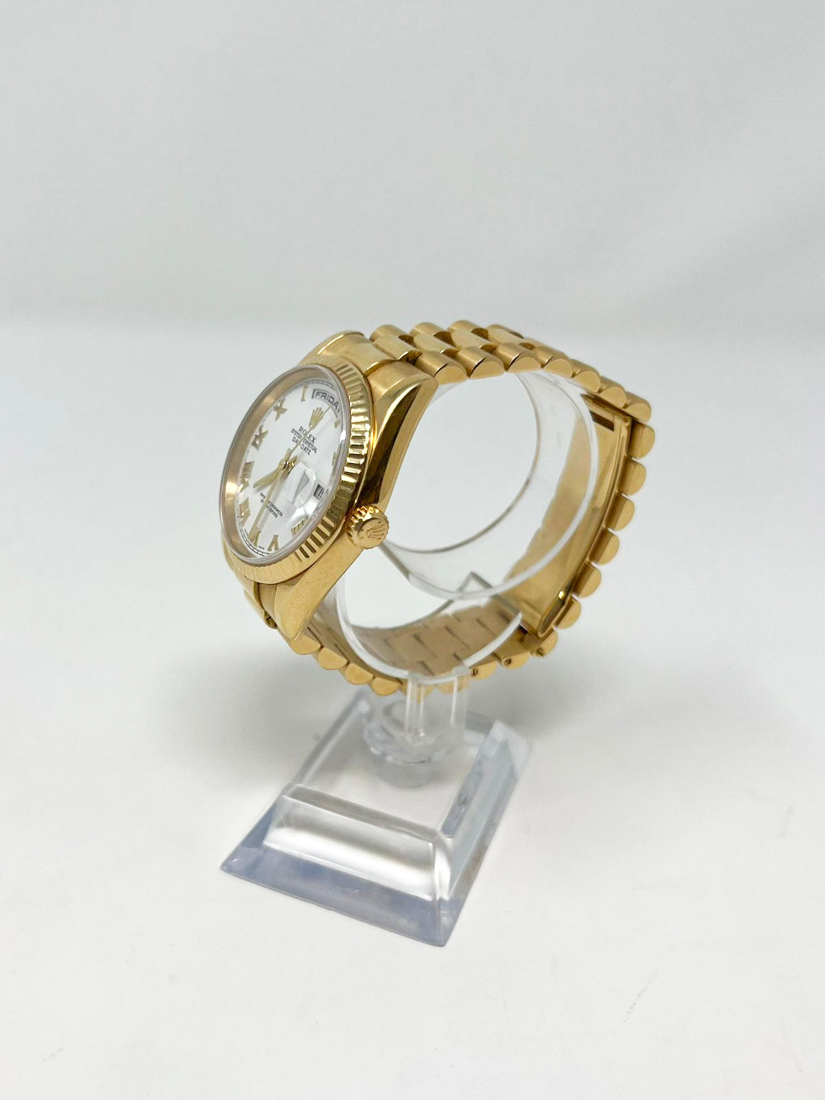 Rolex Presidential Yellow Gold Gold Day-Date 36 MM - President Bracelet Watch - Fluted Bezel - White Roman Dial - 118238