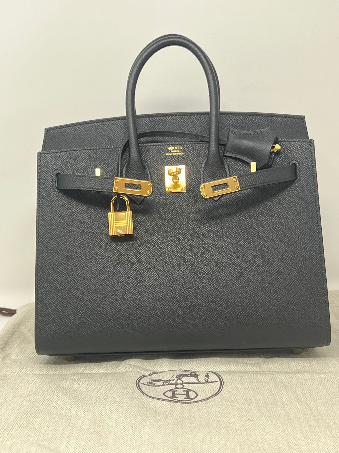 Hermès Birkin 25  -  Sellier in Noir Epsom Leather Gold Hardware)