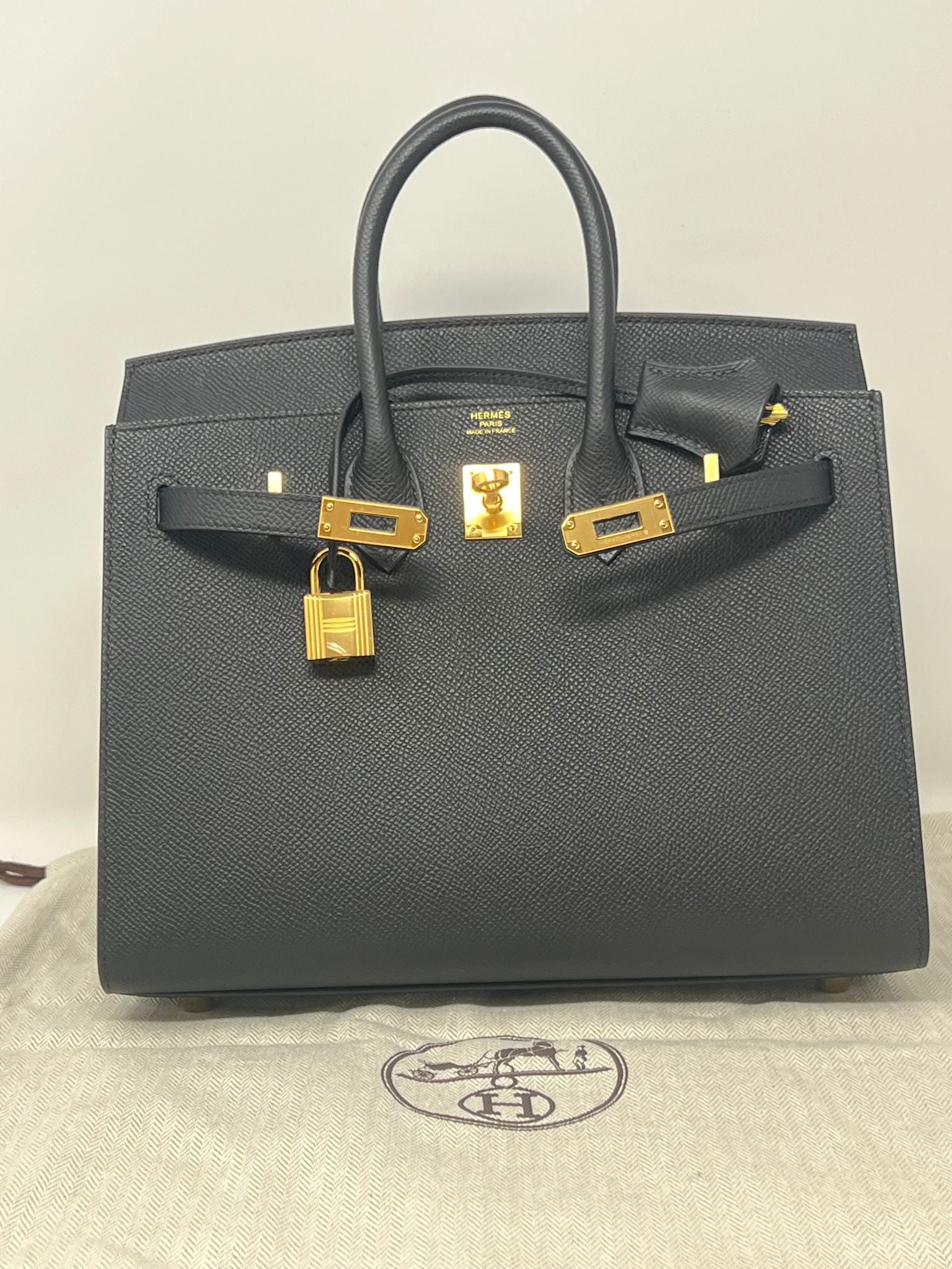 Hermès Birkin 25  -  Sellier in Noir Epsom Leather Gold Hardware)